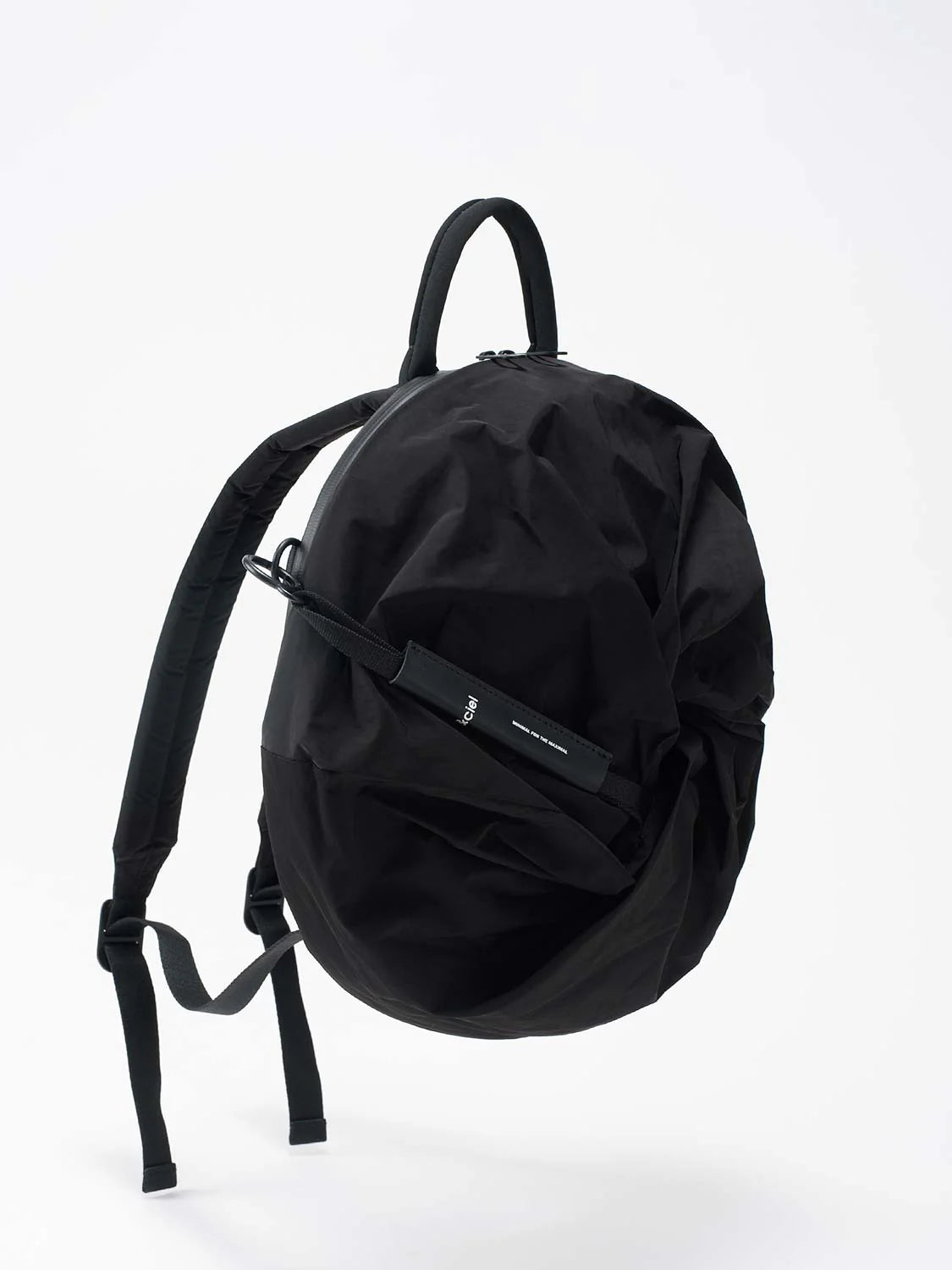Adria Smooth Black
