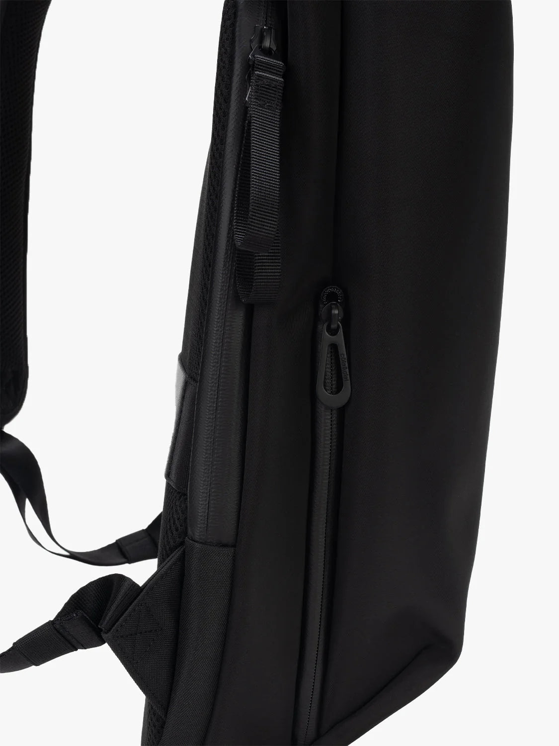 Saru Sleek Black