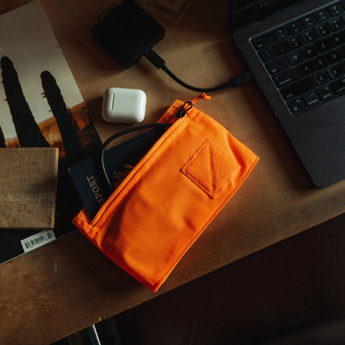 Civic Flat Pouch