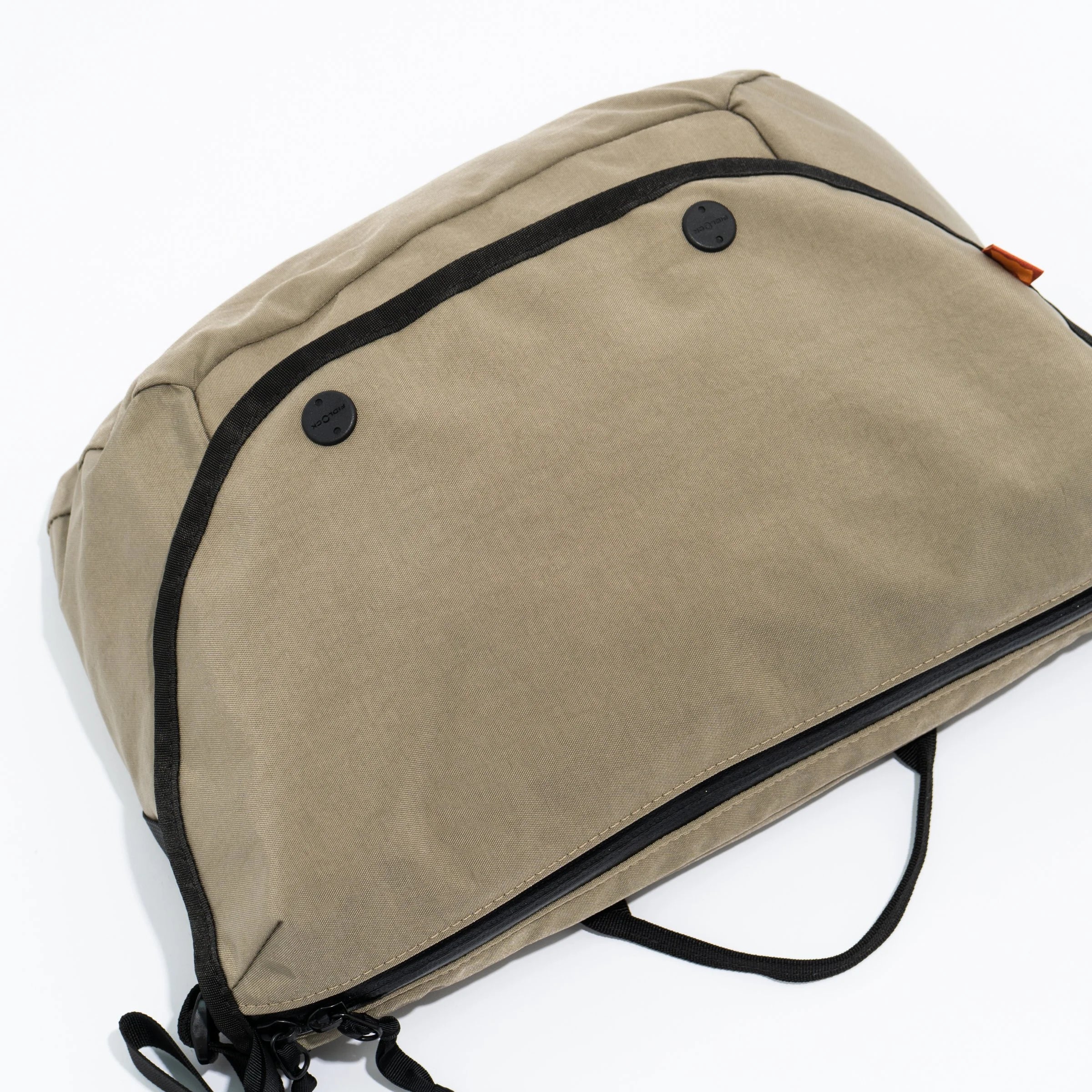 Messenger 9L - Crinkle Nylon