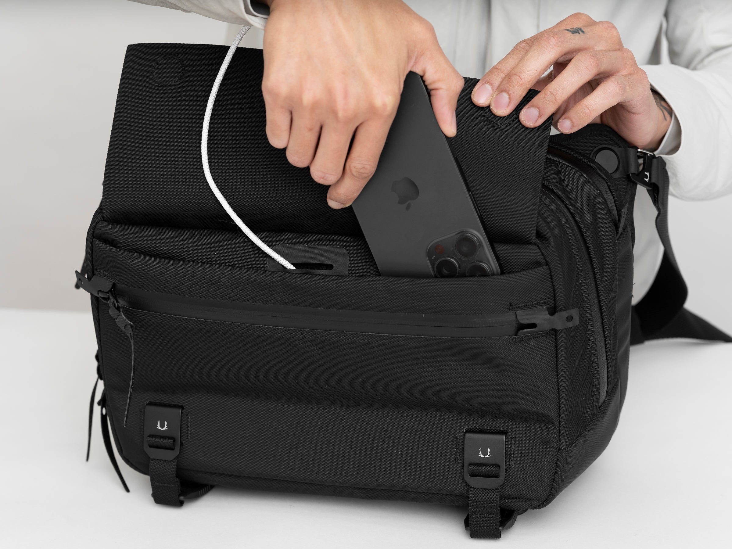 Grip-Sling 12L Camera Kit
