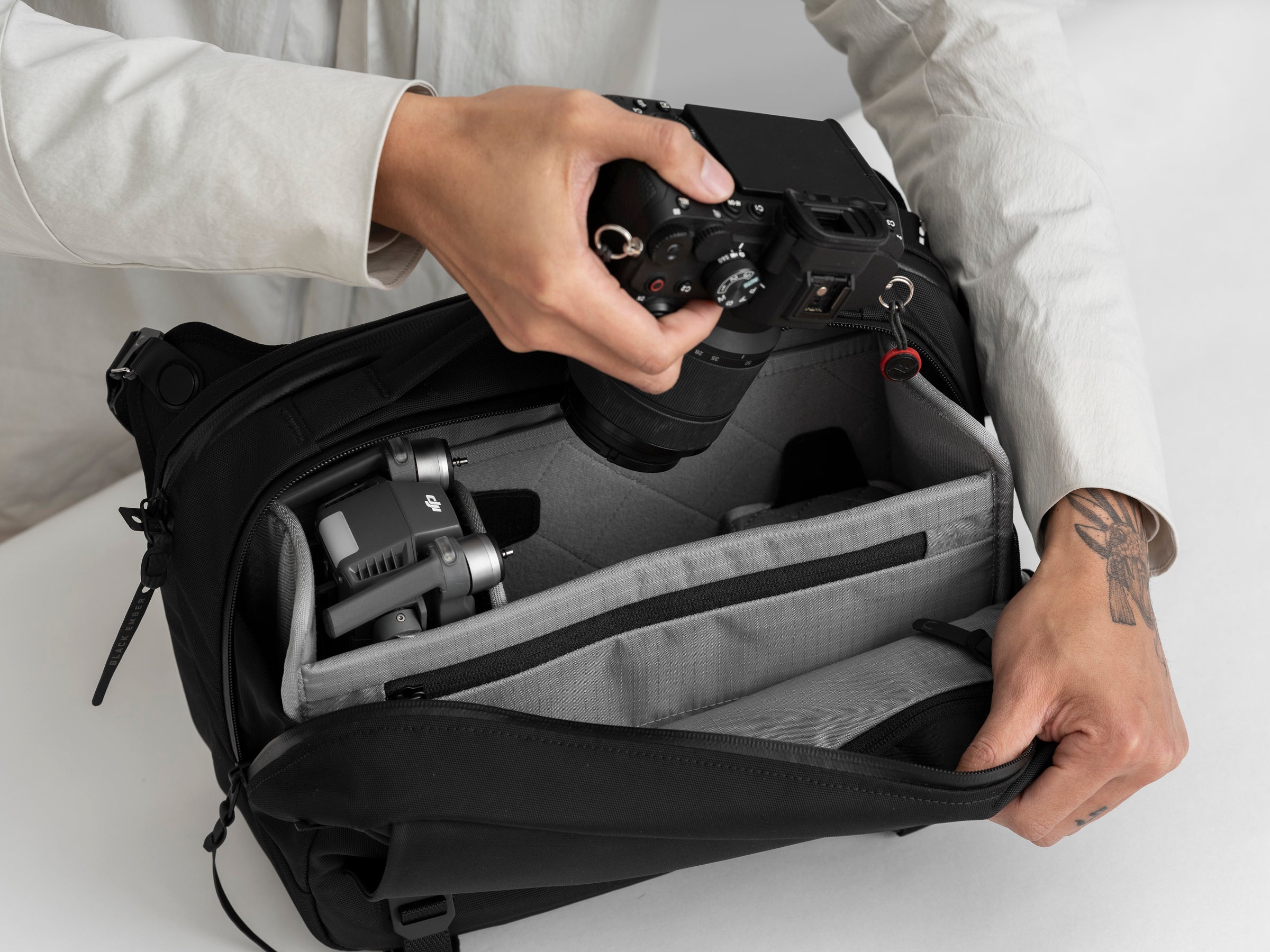 Grip-Sling 12L Camera Kit