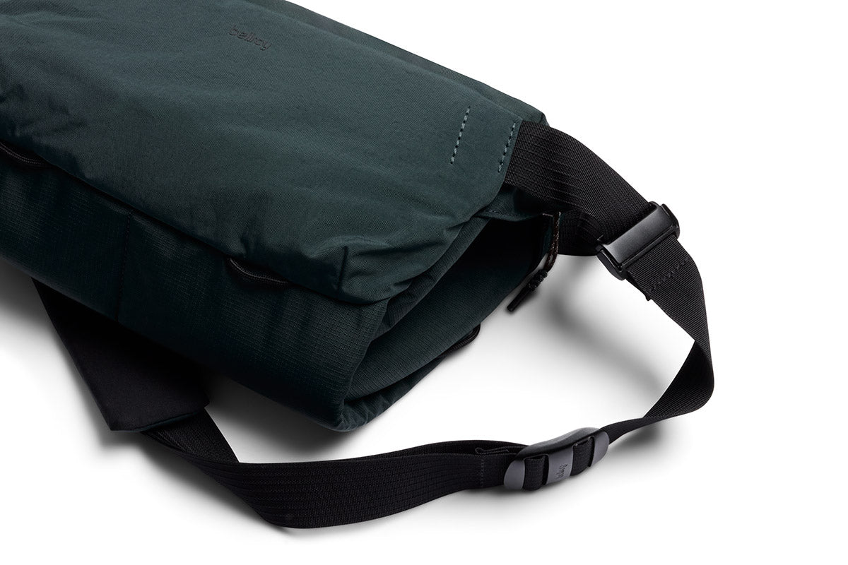 Venture Camera Sling 10L