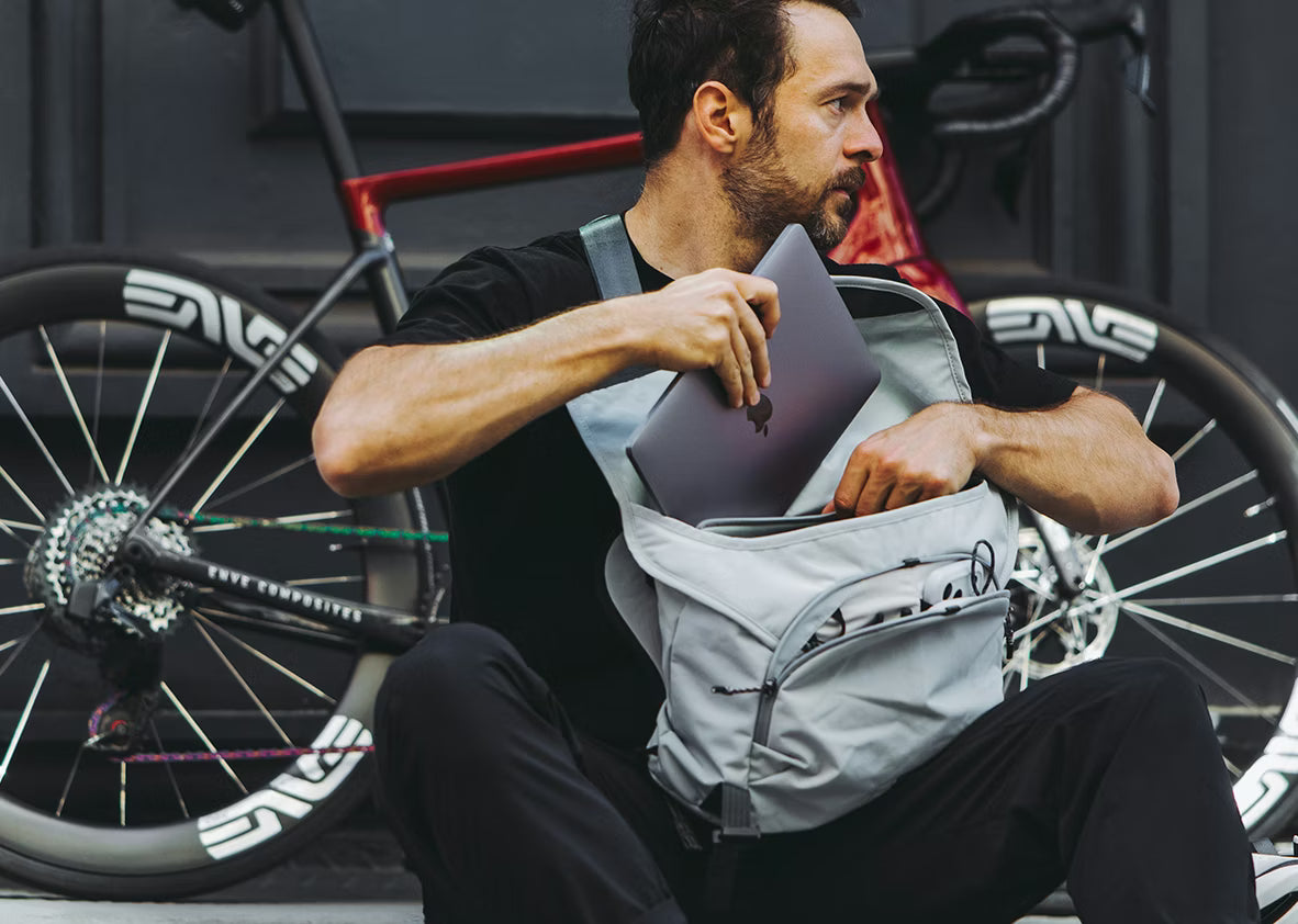 Venture Messenger 16”