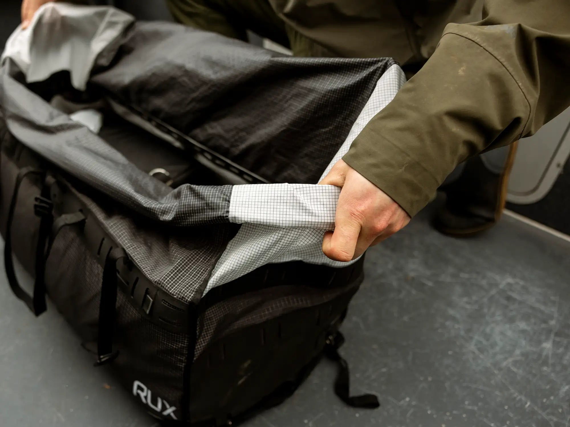 RUX Duffel Box 55L - Black