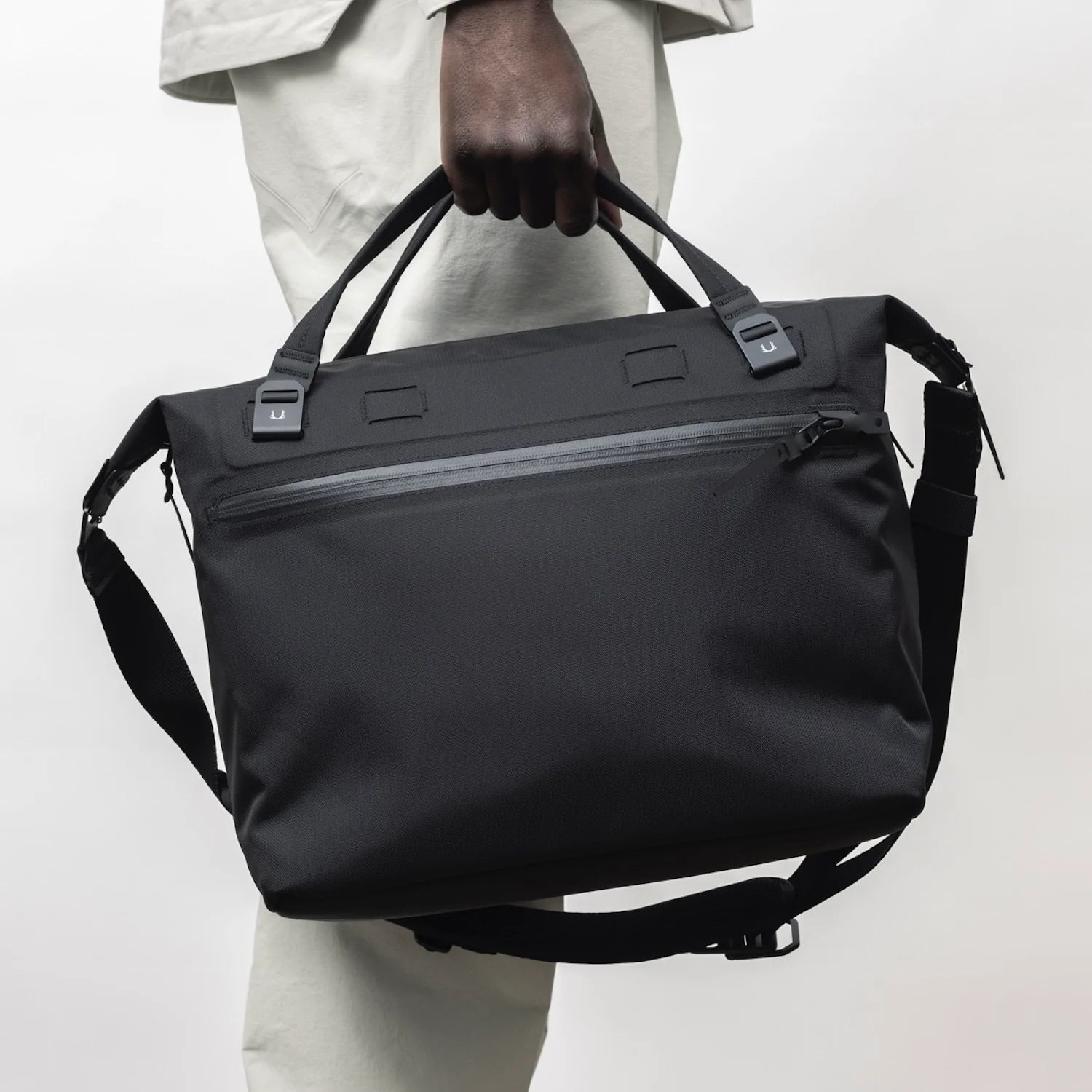 WPT SHLDR Tote Jet Black - 20L