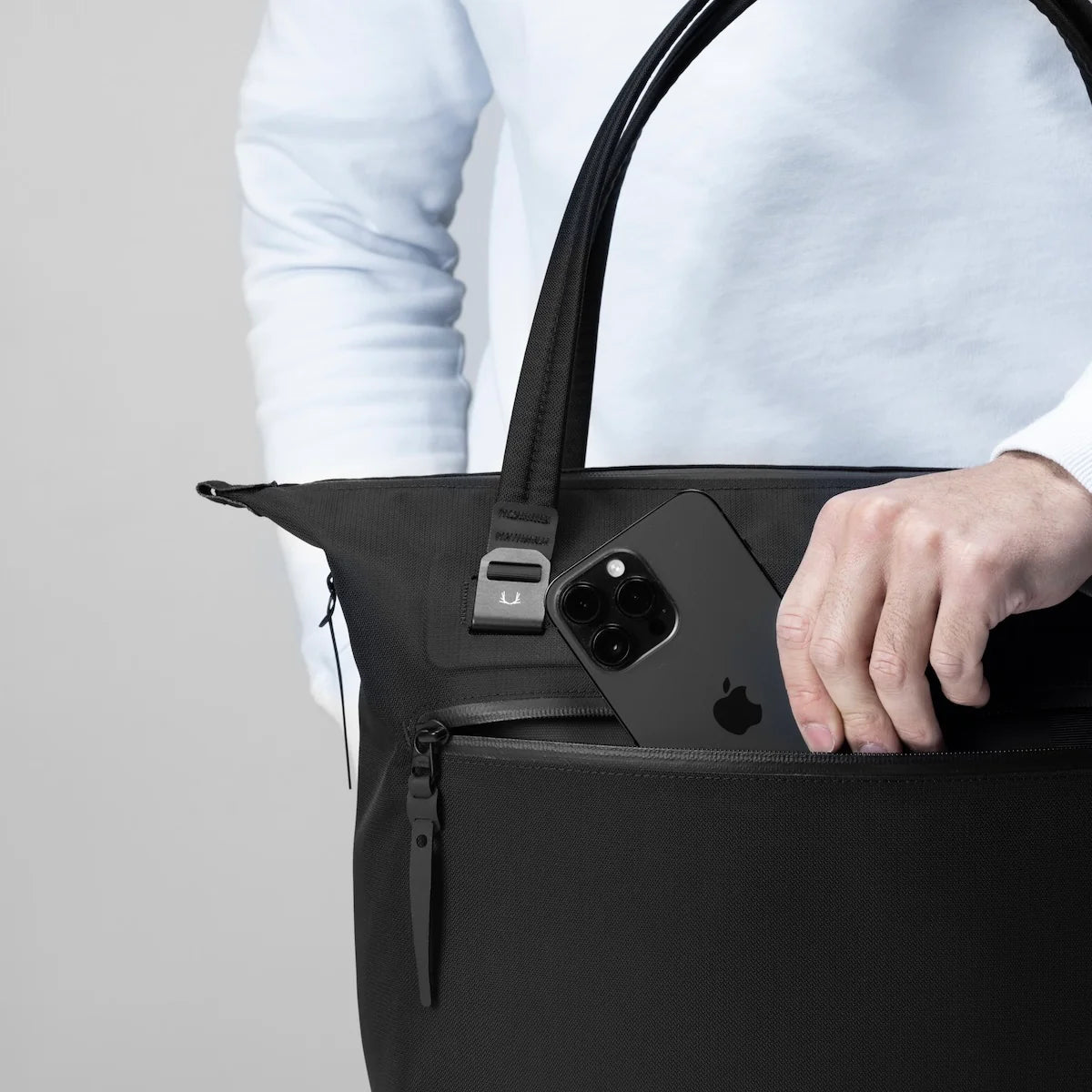 WPT SHLDR Tote - 20L