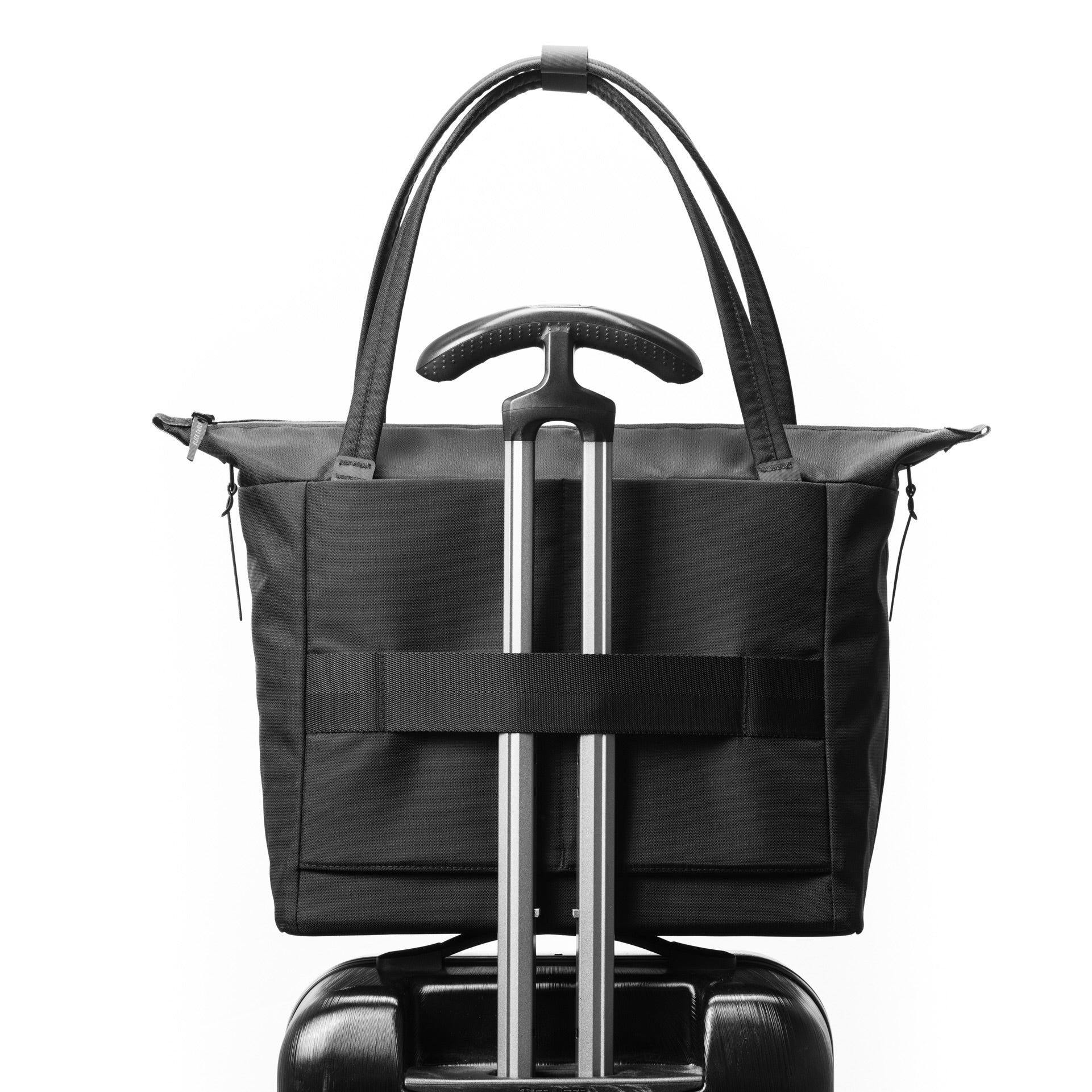 WPT SHLDR Tote Jet Black - 20L