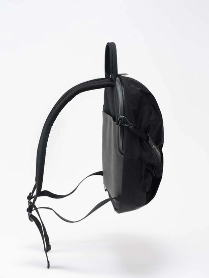 Adria Smooth Black