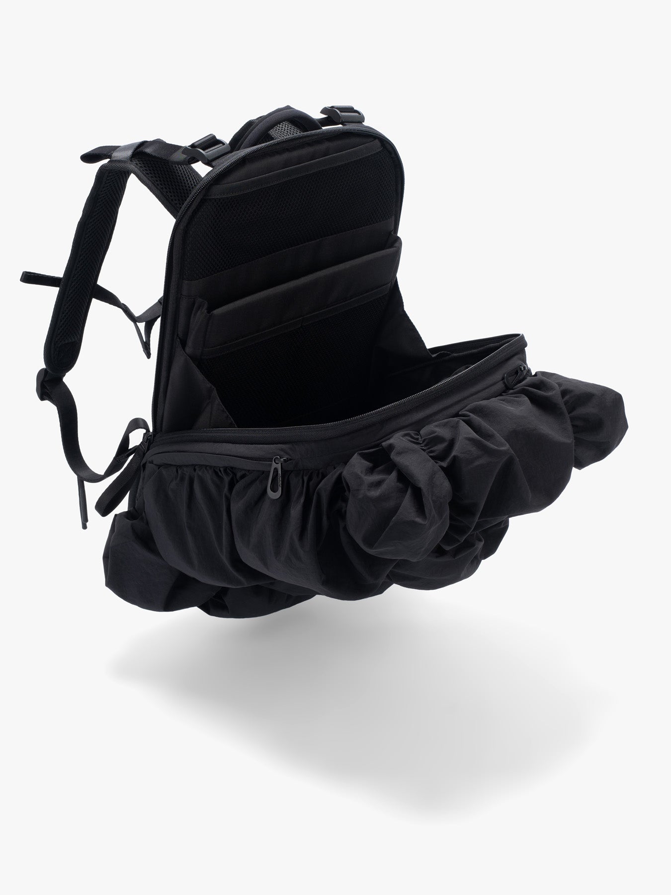 Drava Gathered Black