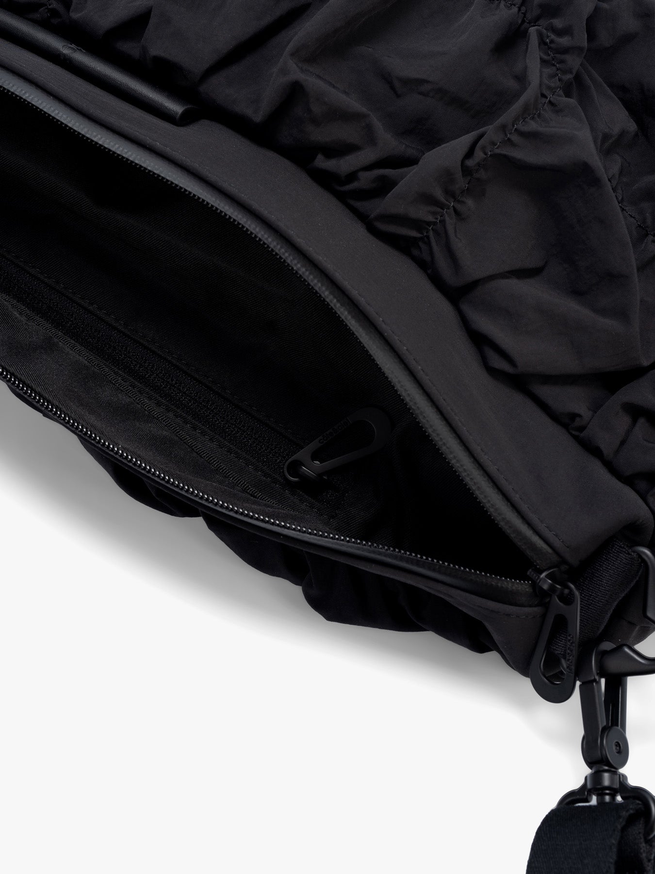 Orne Otra Gathered Black