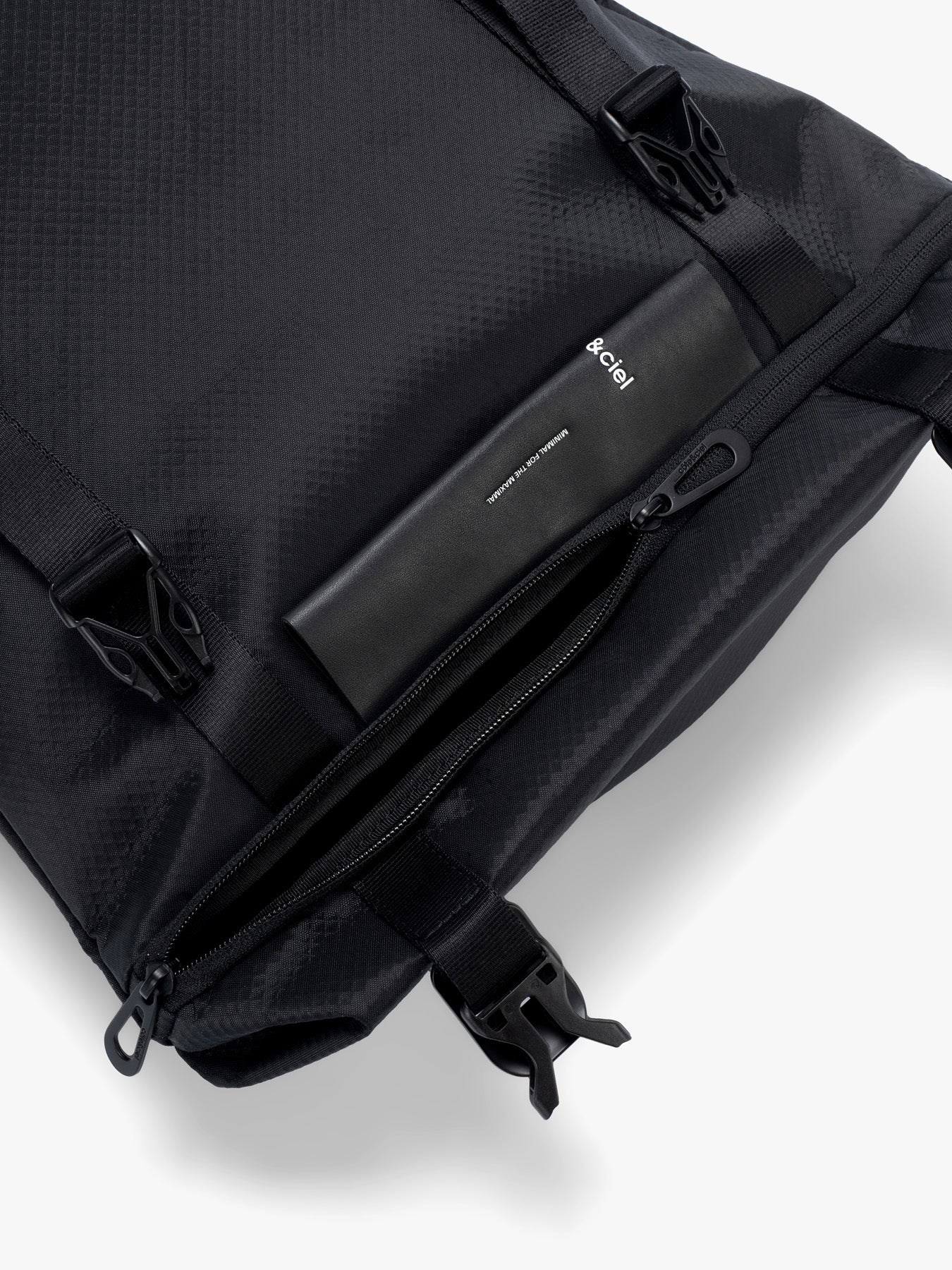 Venta Satellite Black