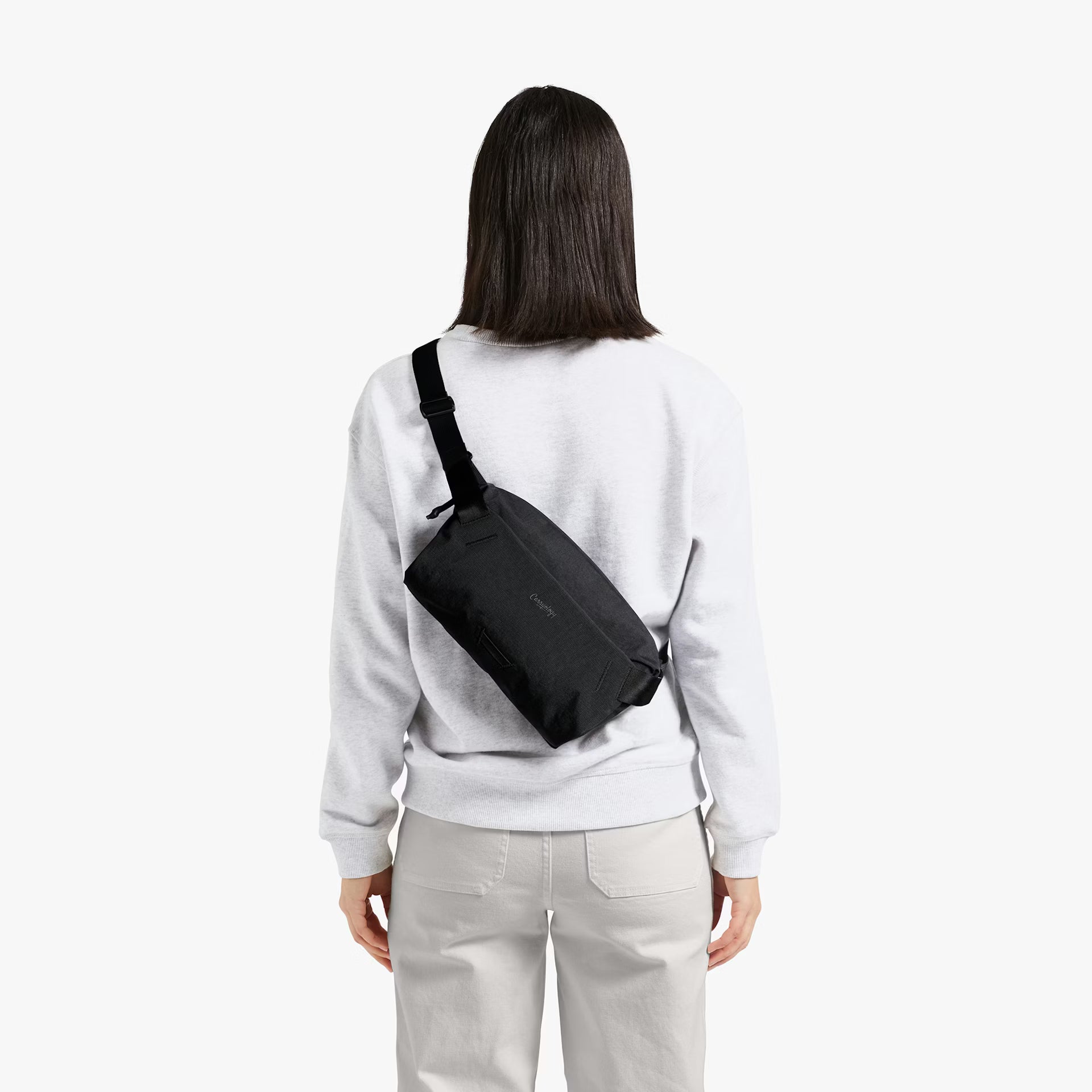Carryology Essentials Sling - 4L