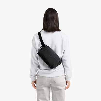 Carryology Essentials Sling - 4L