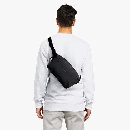 Carryology Essentials Sling - 4L