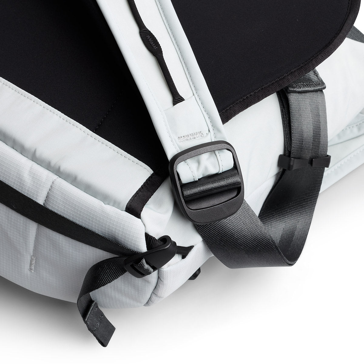 Venture Messenger 16”
