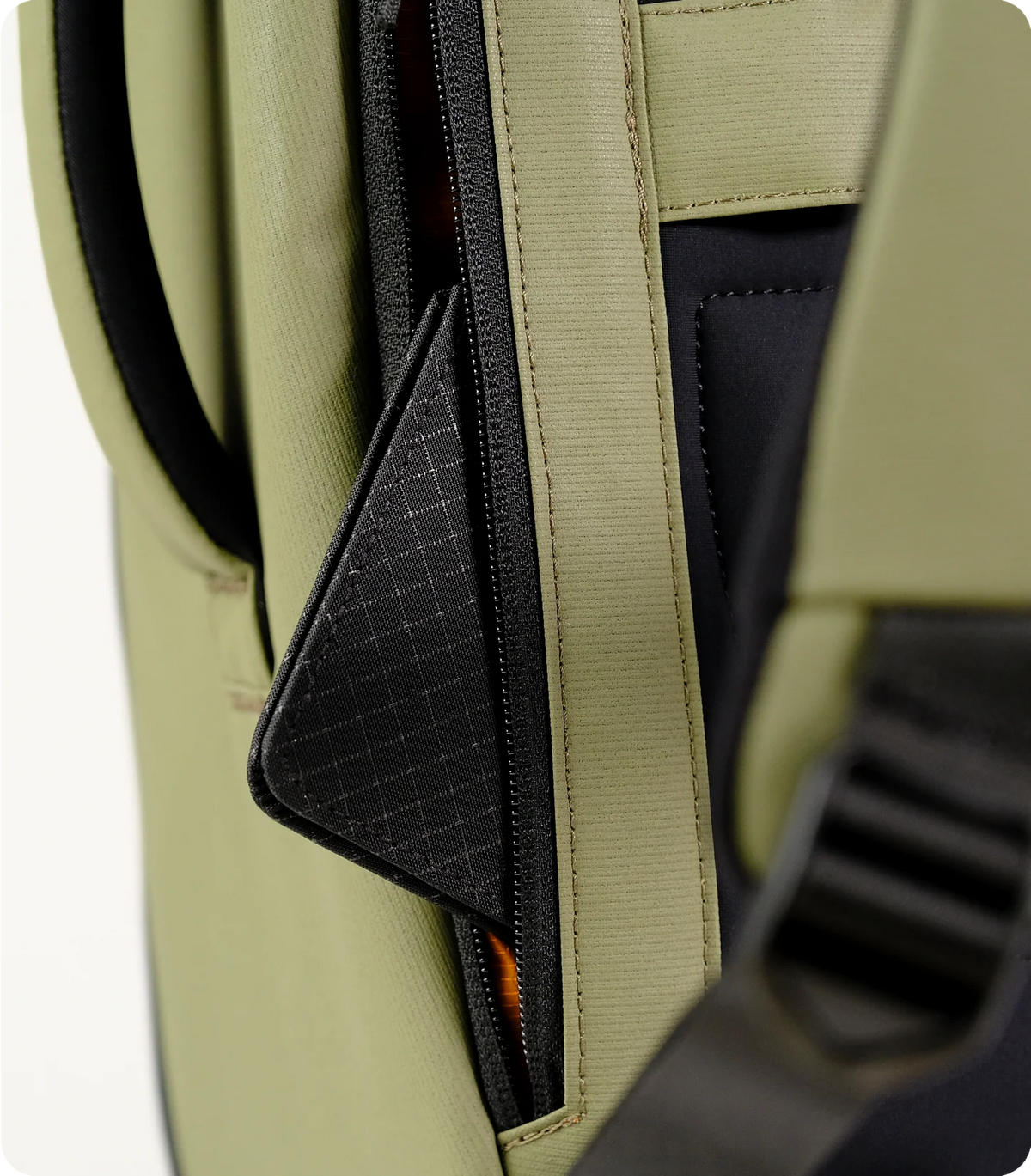 Levo Travel Backpack - 30L