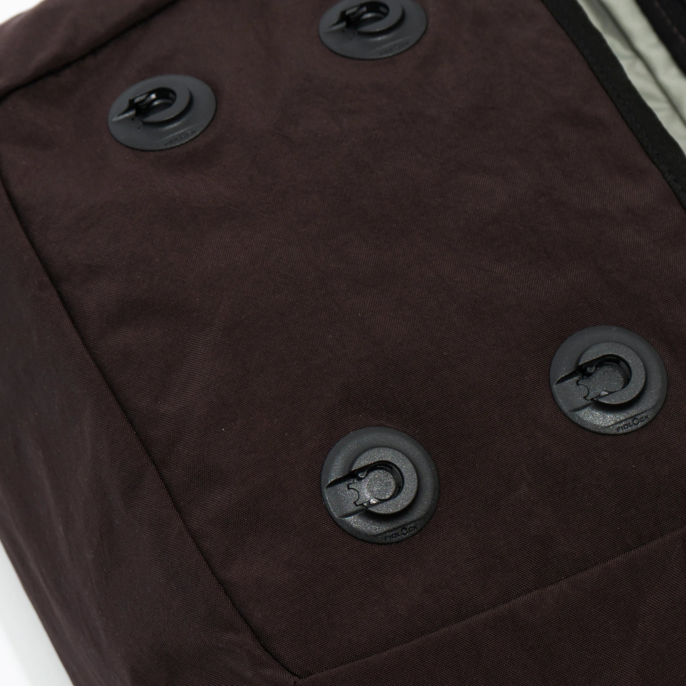Messenger 9L - Crinkle Nylon