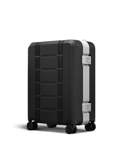Ramverk Pro Carry-on - 36L