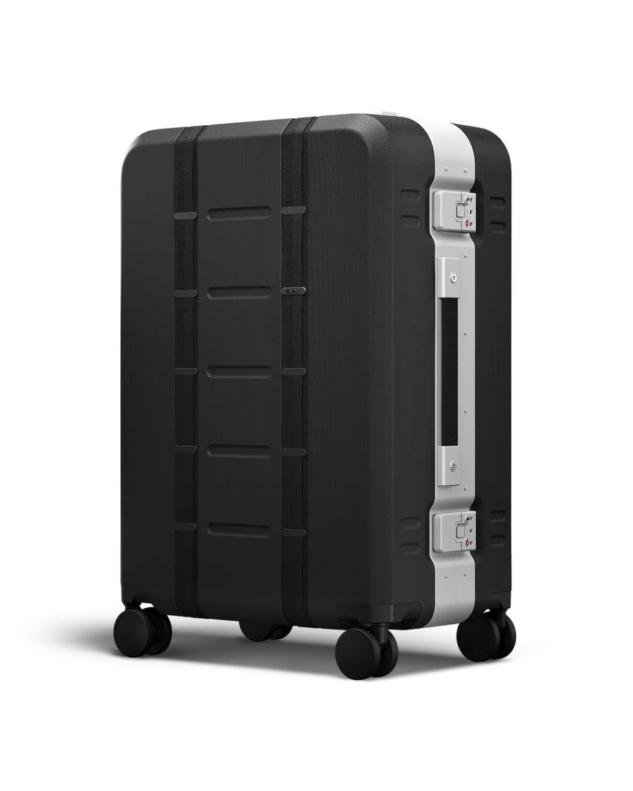 Ramverk Pro Check-in Luggage Medium - 67L