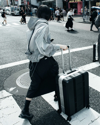 Ramverk Pro Check-in Luggage Medium - 67L
