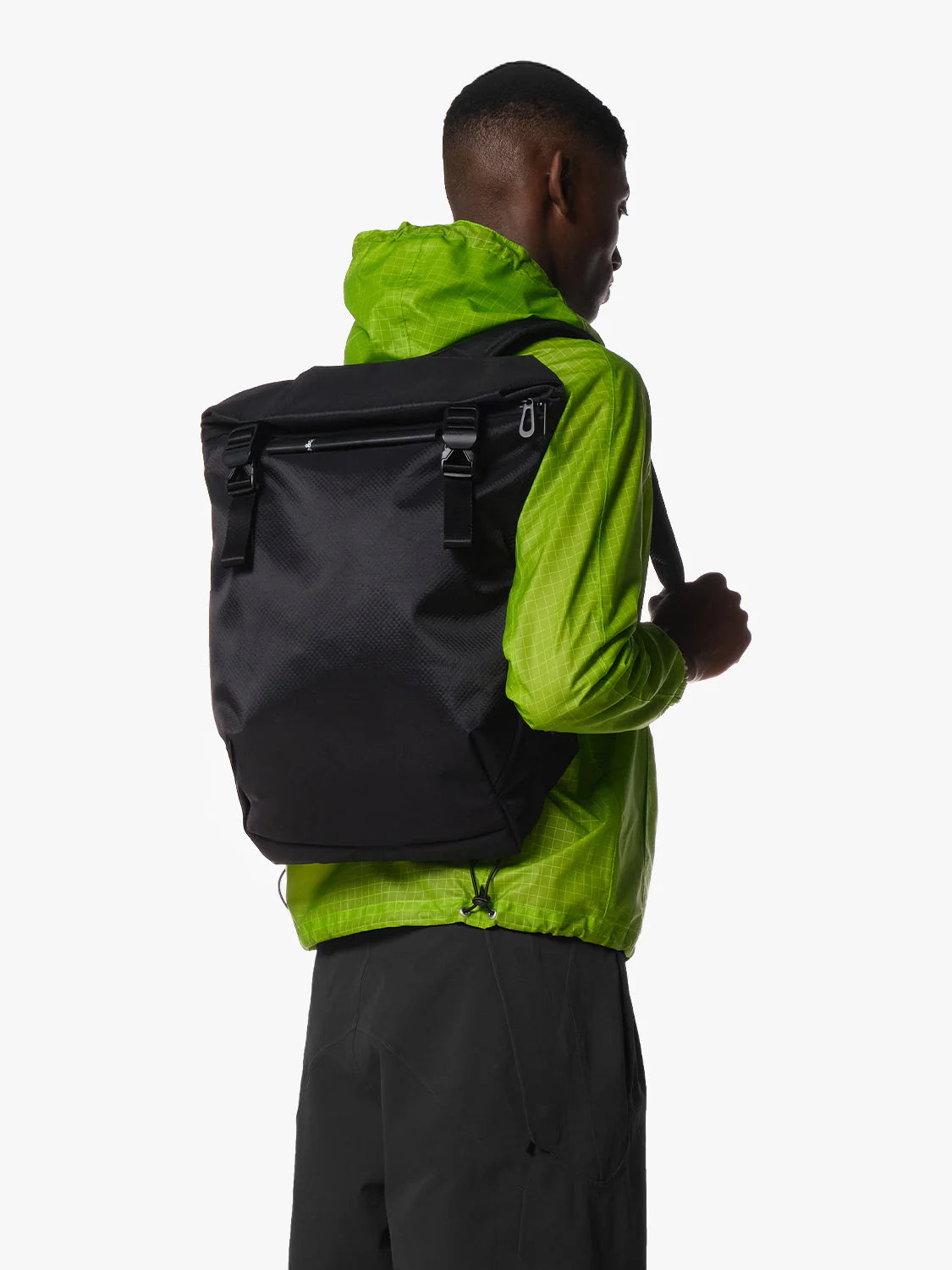 Venta Satellite Black