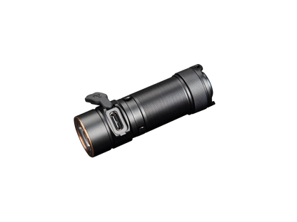 E18R v2 - 1200 Lumens - Rechargeable LED Flashlight